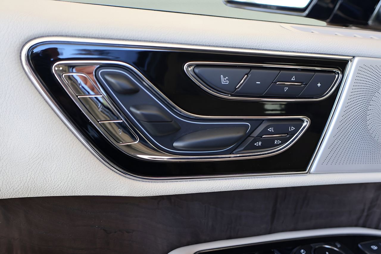 Used 2021 Lincoln Navigator Reserve w/ Luxury Package image 12