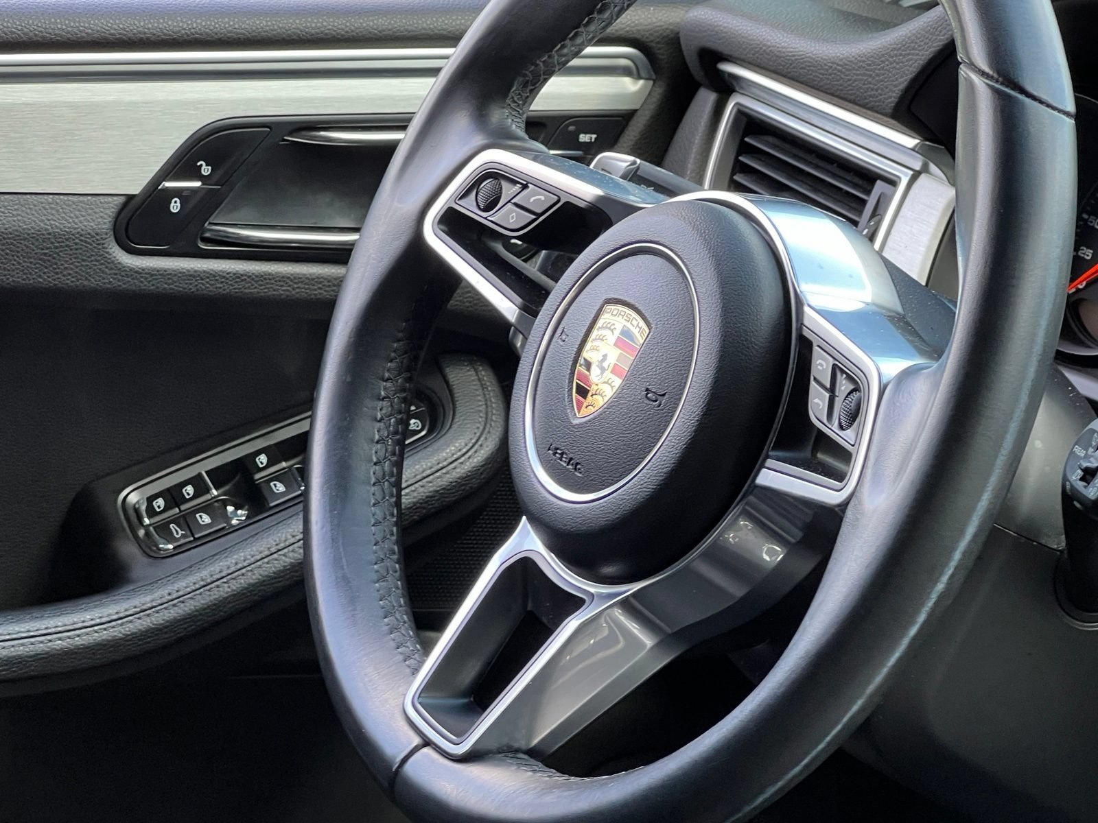 Used 2016 Porsche Macan S AWD/4WD image 20