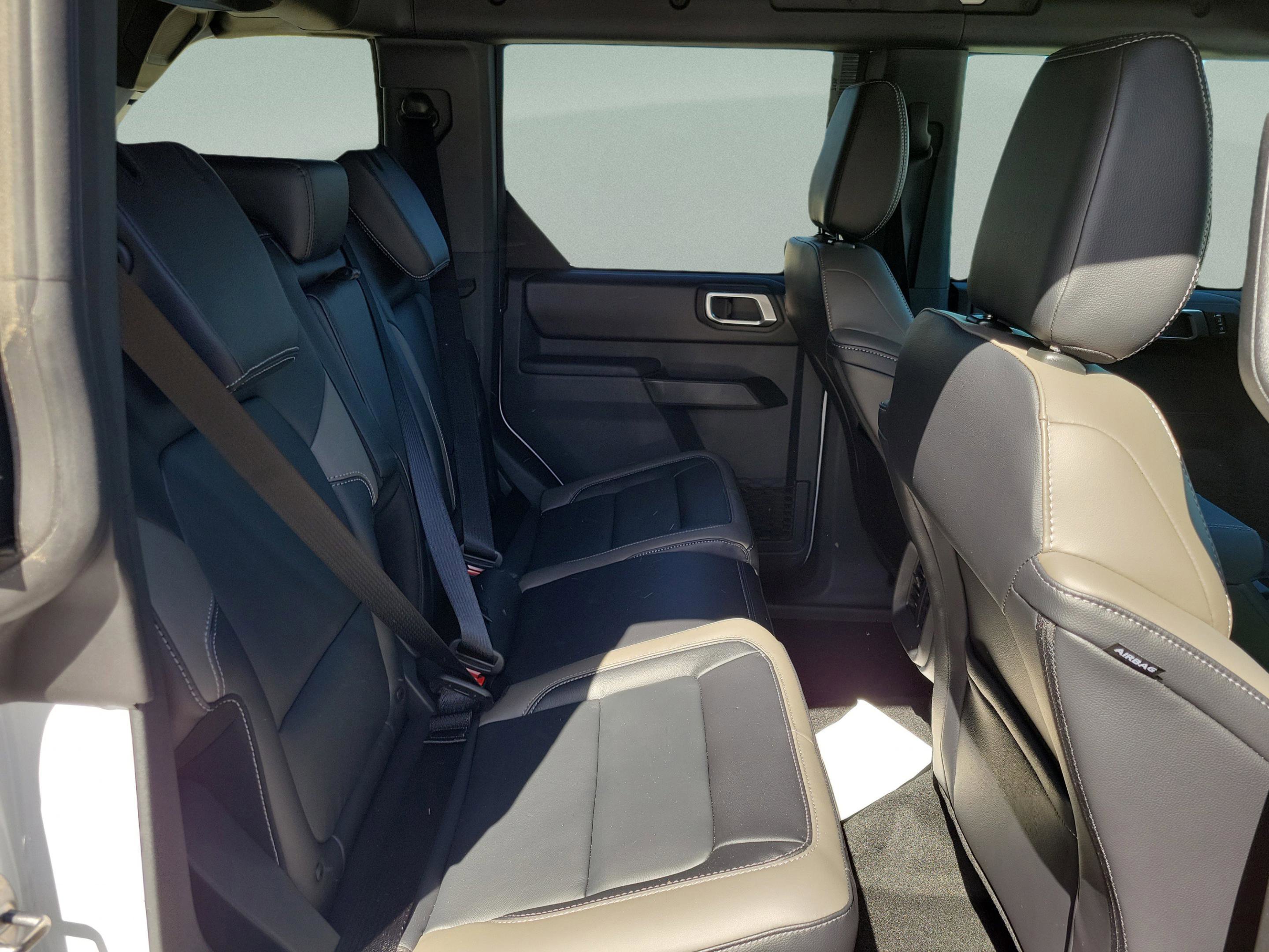 New 2025 Ford Bronco Outer Banks w/ Sasquatch Package AWD/4WD image 26