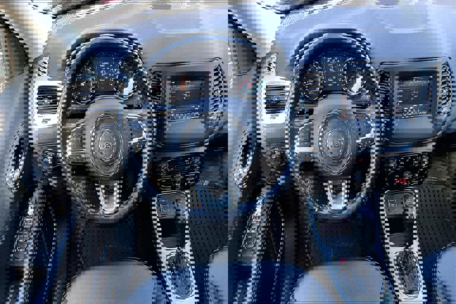 Used 2020 Jeep Compass Latitude image 5