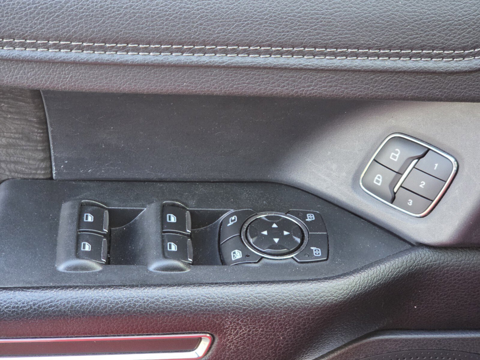 Used 2021 Ford Expedition Limited image 31