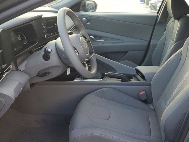 New 2025 Hyundai Elantra SE image 8