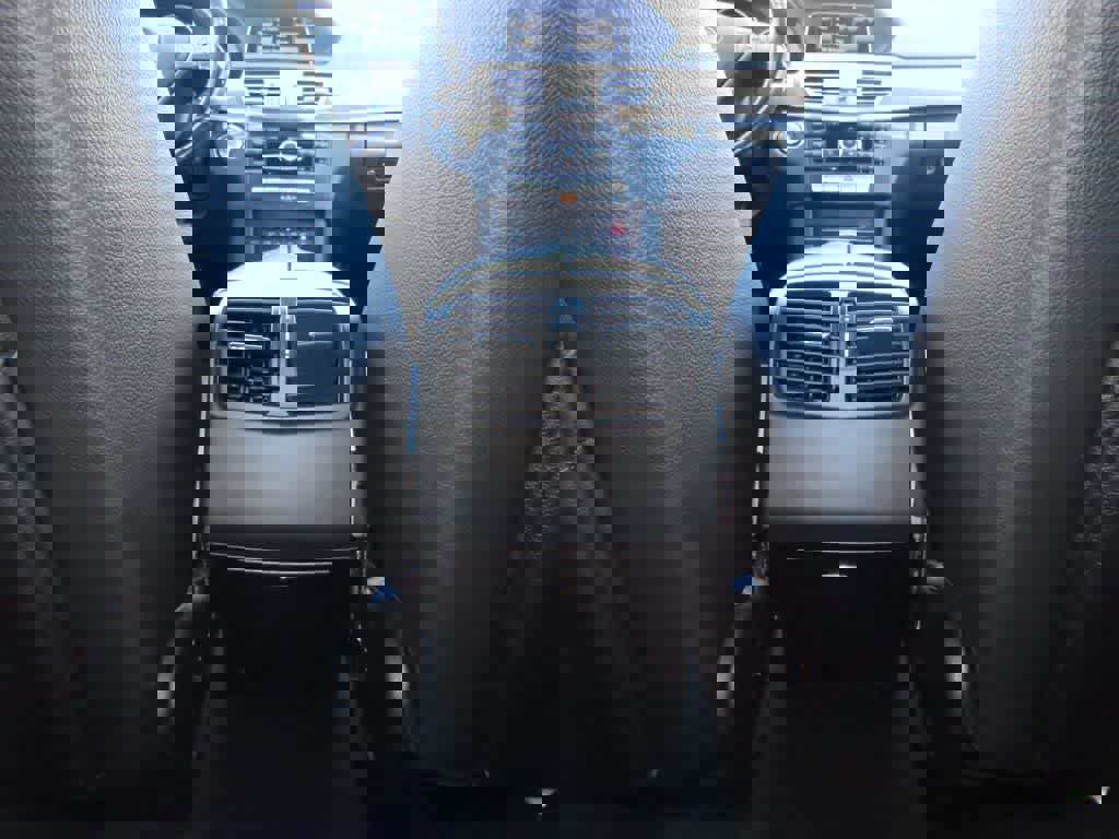 Used 2015 Mercedes-Benz E 350 Sedan image 23