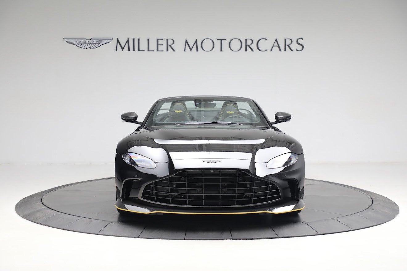 Used 2023 Aston Martin V12 Vantage Roadster RWD image 11