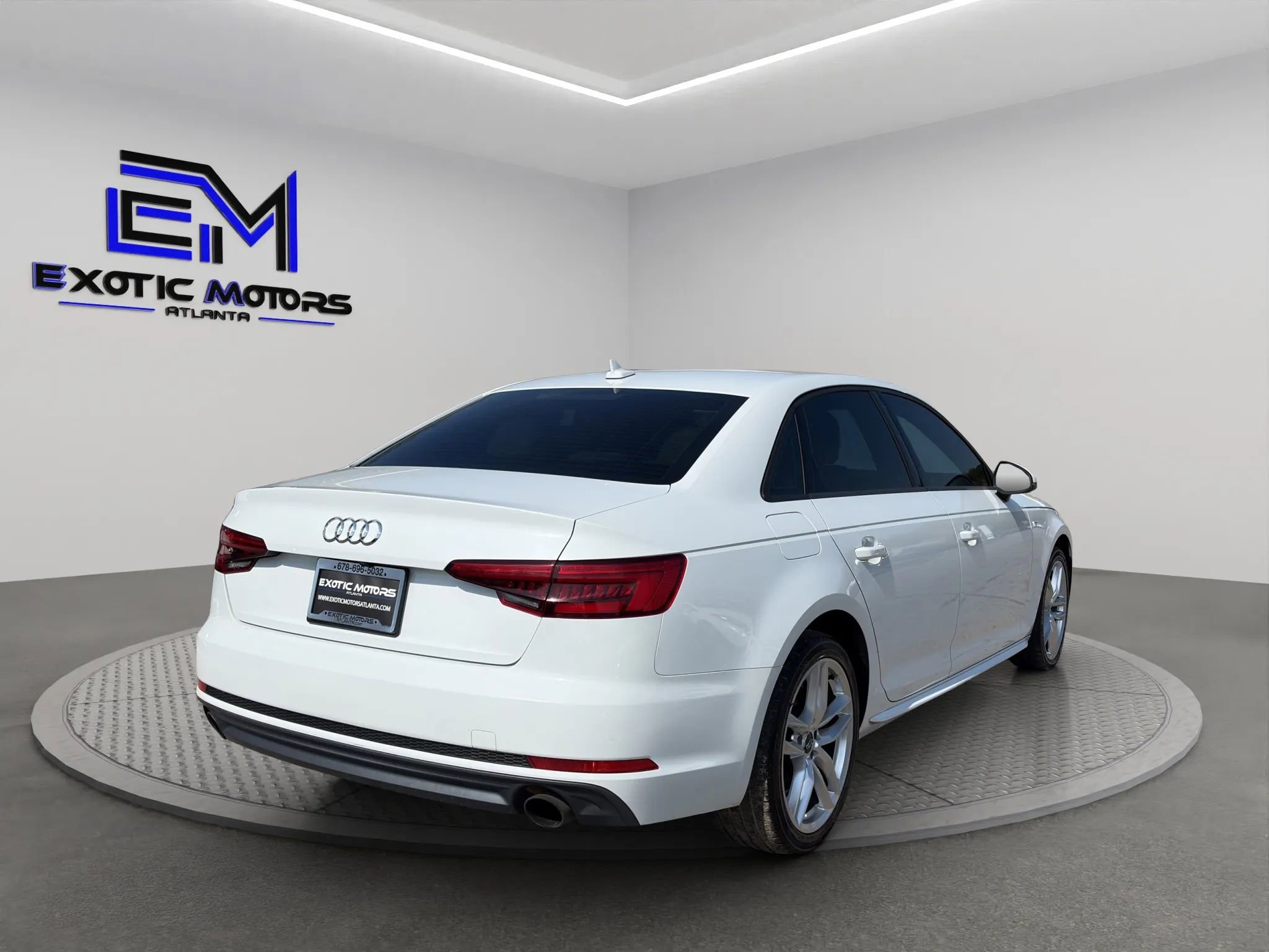 Used 2017 Audi A4 2.0T Ultra Premium w/ Convenience Package FWD image 5