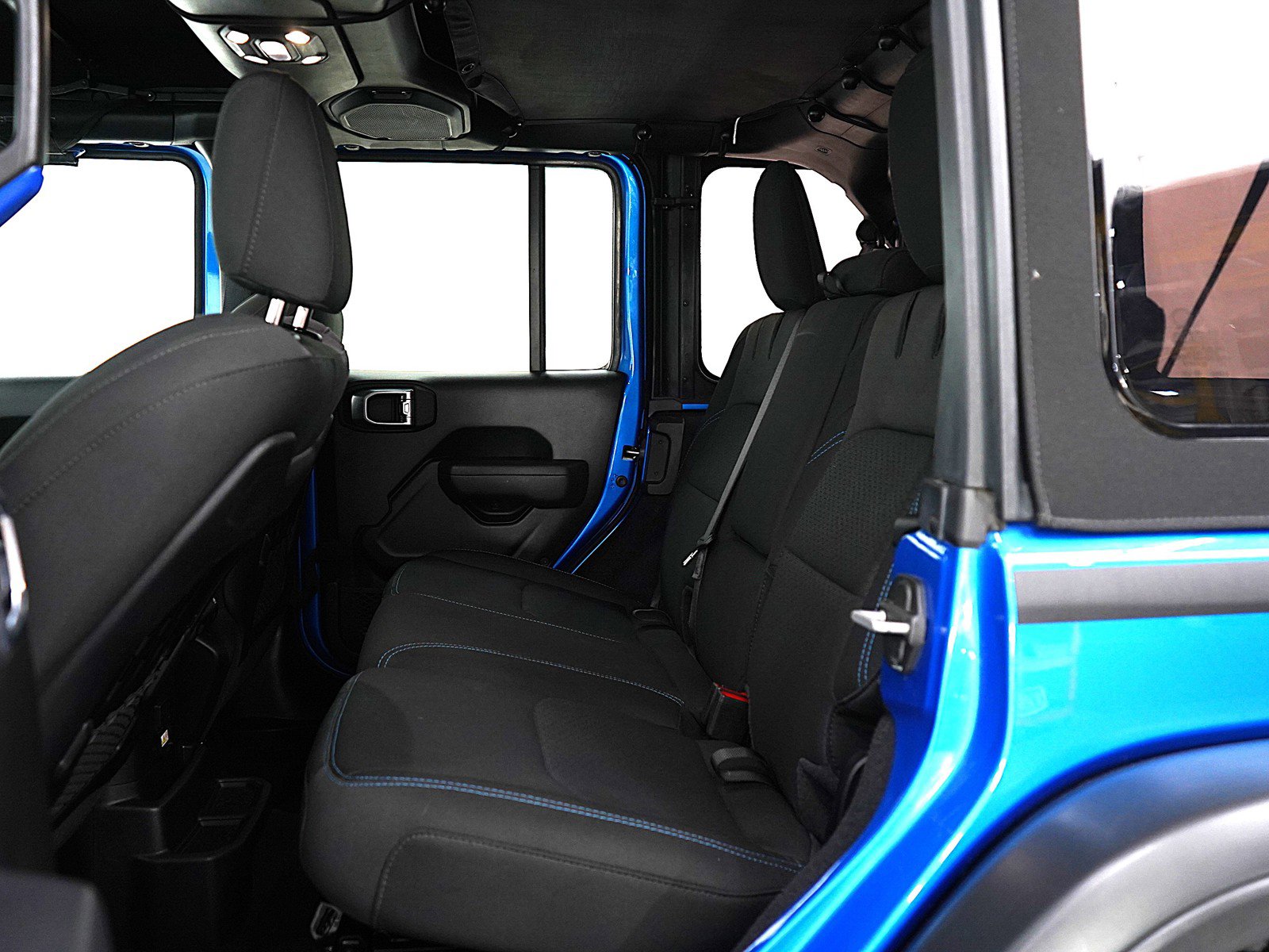 Used 2022 Jeep Wrangler Unlimited Rubicon 4xe w/ Cold Weather Group image 17