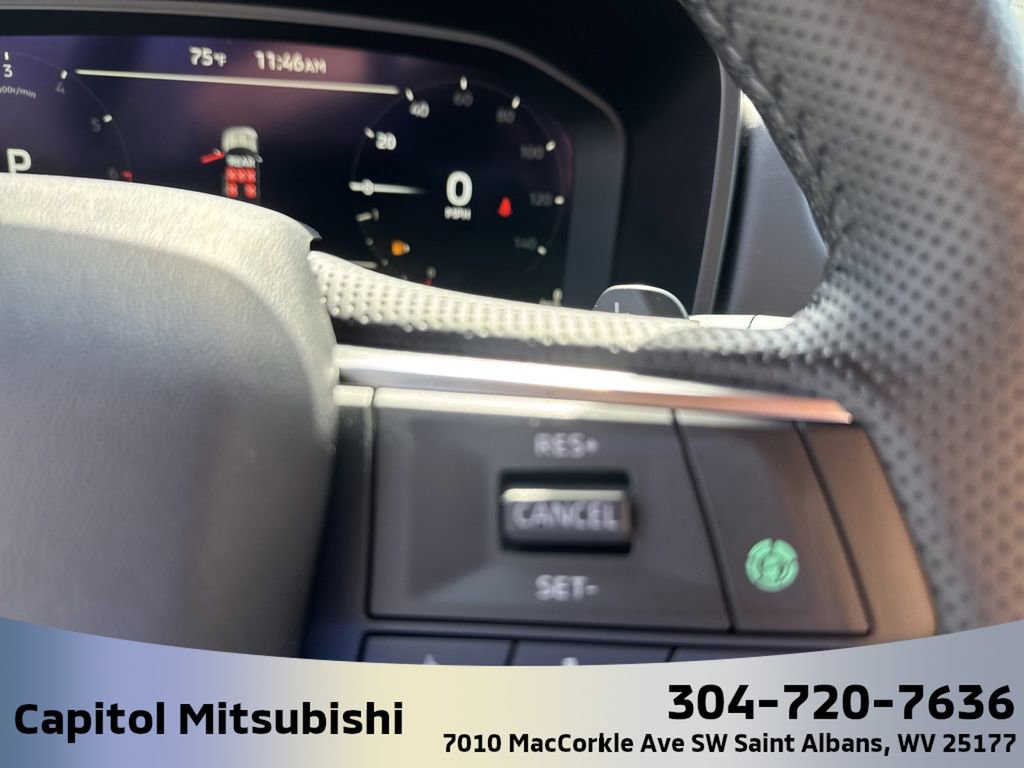 New 2025 Mitsubishi Outlander SEL image 22
