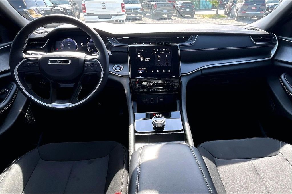 Used 2024 Jeep Grand Cherokee L Laredo w/ Luxury Tech Group I image 12