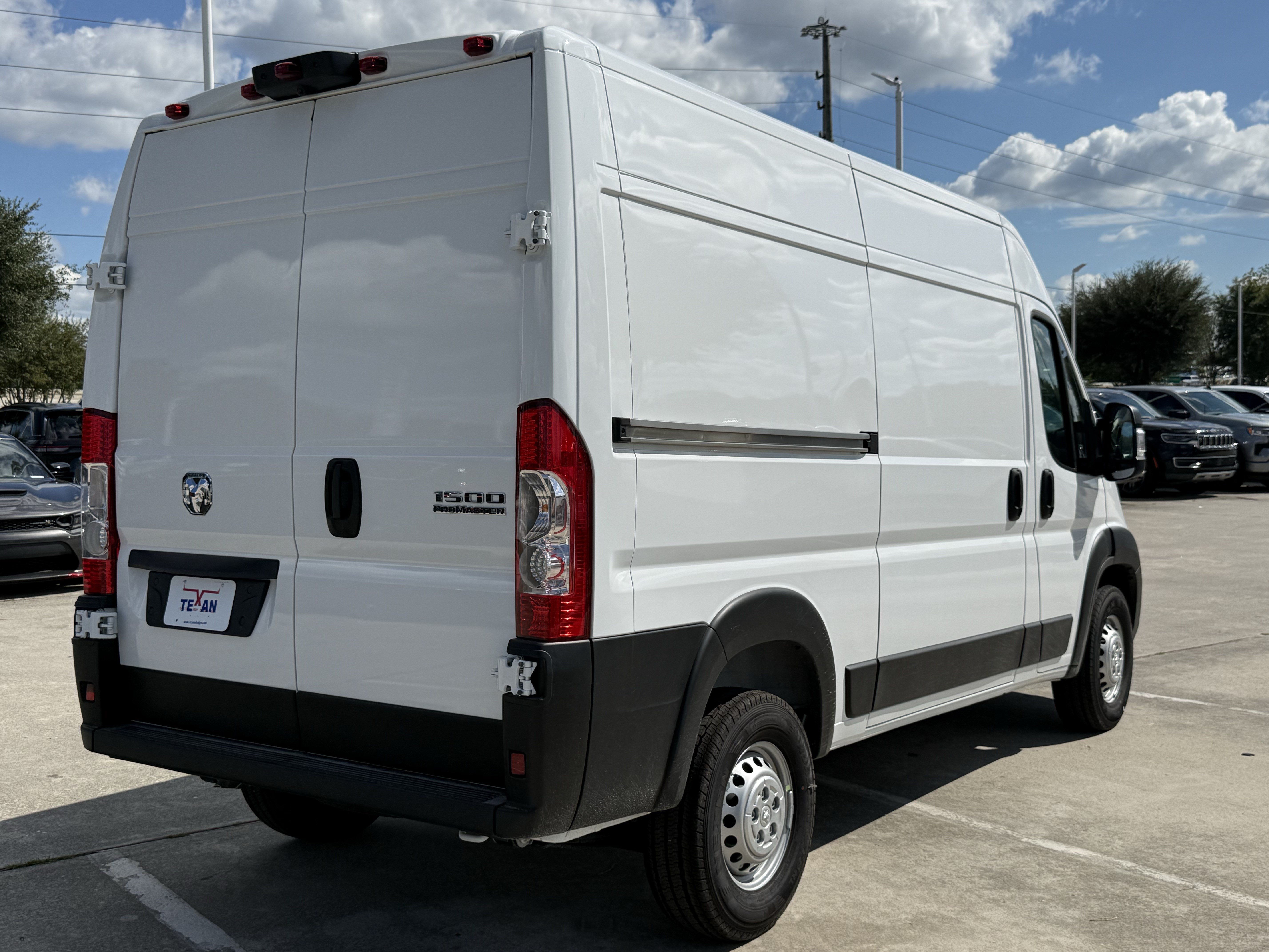 New 2027 RAM ProMaster 1500 w/ Convenience Group FWD image 5