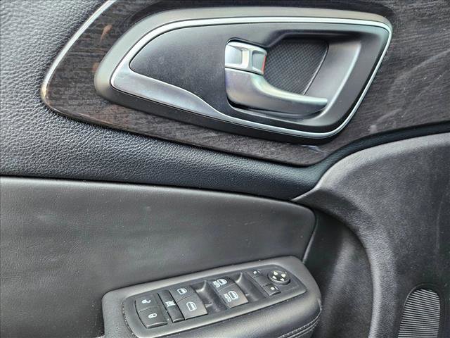 Used 2016 Chrysler 200 C w/ Navigation & Sound Group I image 9