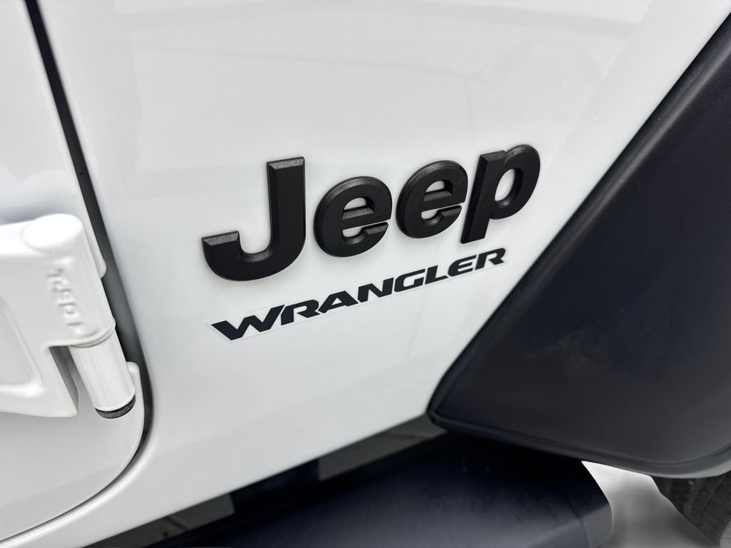 Used 2022 Jeep Wrangler Sport AWD/4WD image 23