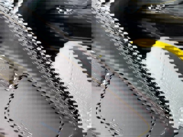 Used 2022 Chevrolet Corvette Stingray Premium Conv w/ Z51 Performance Package image 21