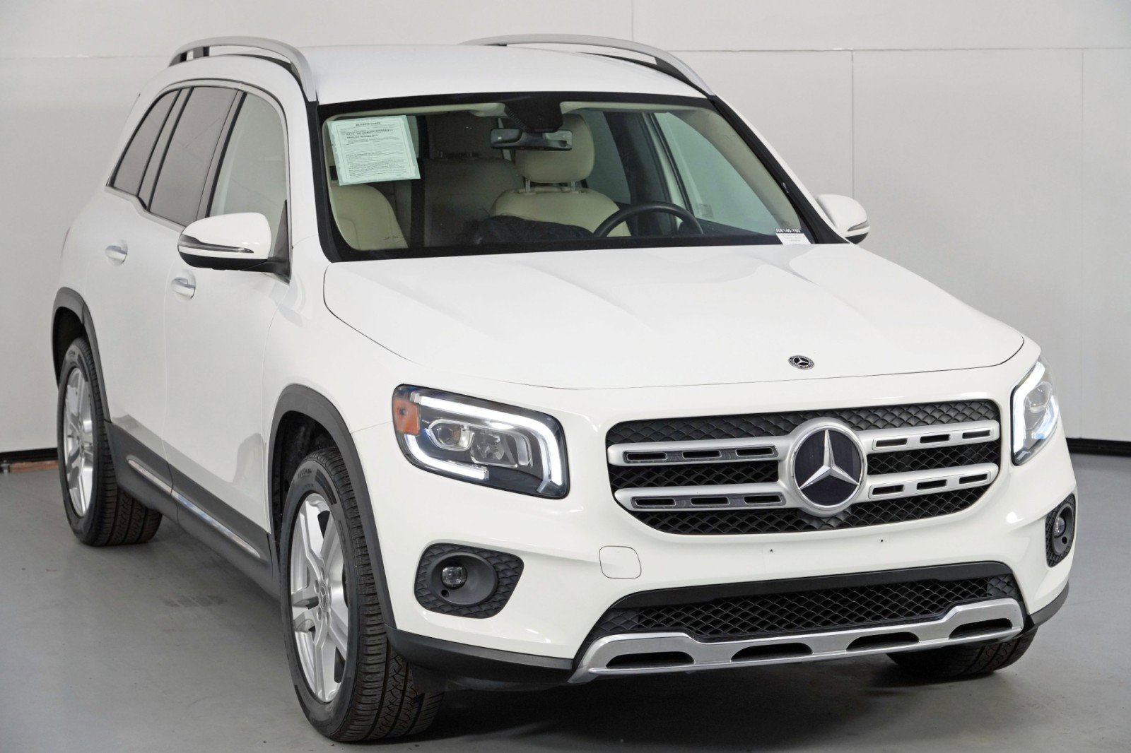 Used 2020 Mercedes-Benz GLB 250 4MATIC w/ Premium Package image 54