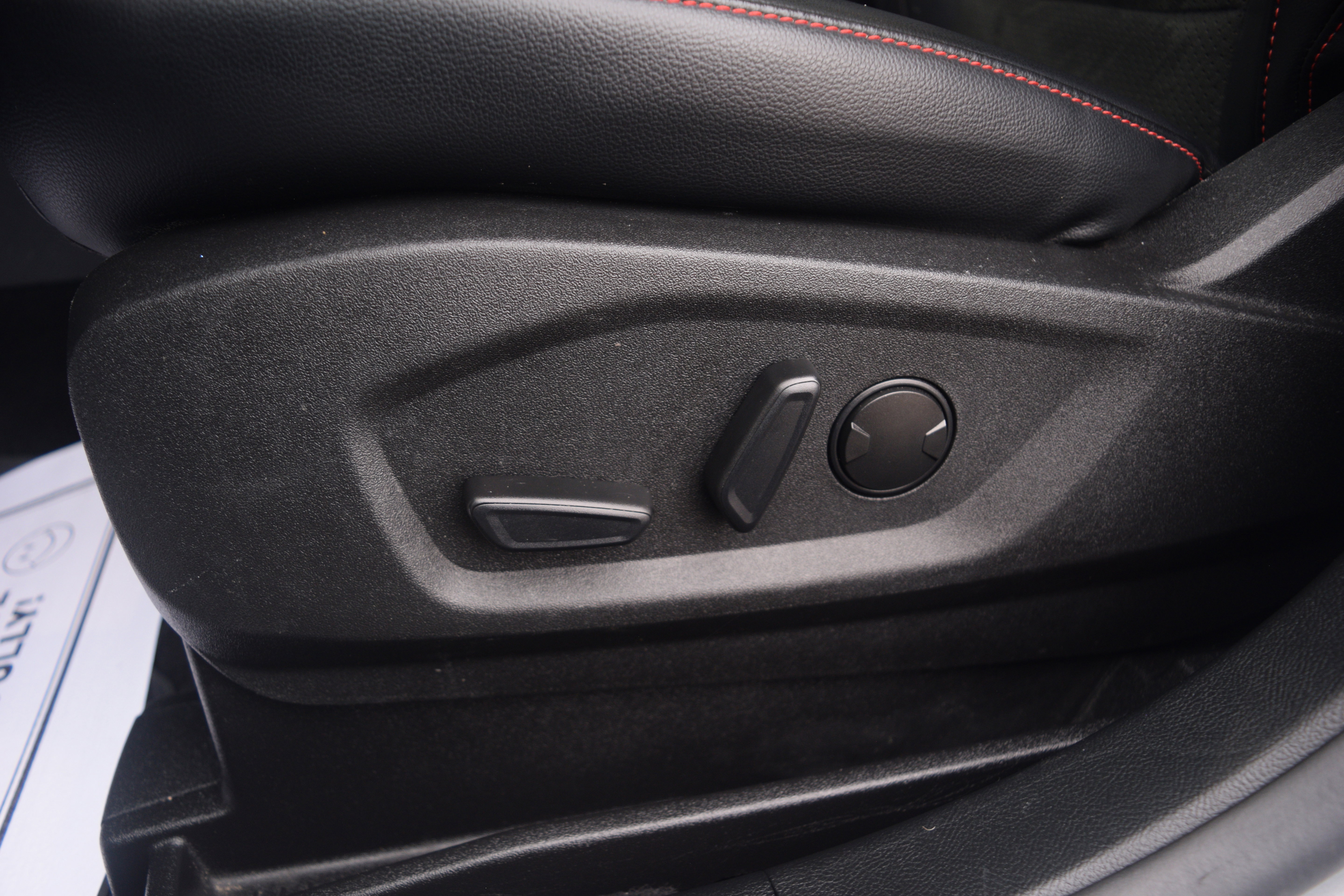 Used 2023 Ford Edge ST-Line image 19