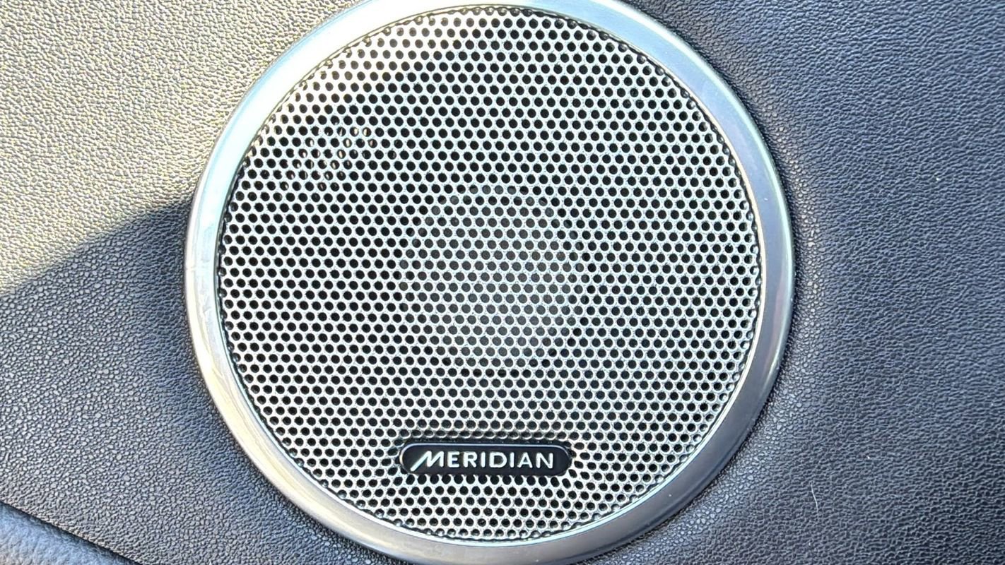 Used 2019 Land Rover Range Rover Evoque SE Premium image 27