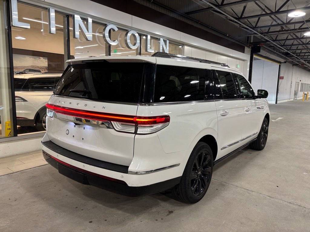 Used 2022 Lincoln Navigator L Reserve AWD/4WD image 5