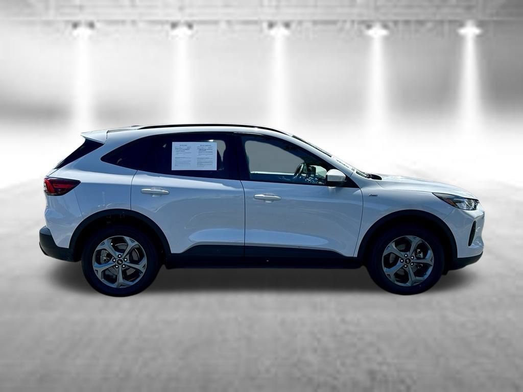 Used 2025 Ford Escape ST-Line Select AWD/4WD image 4