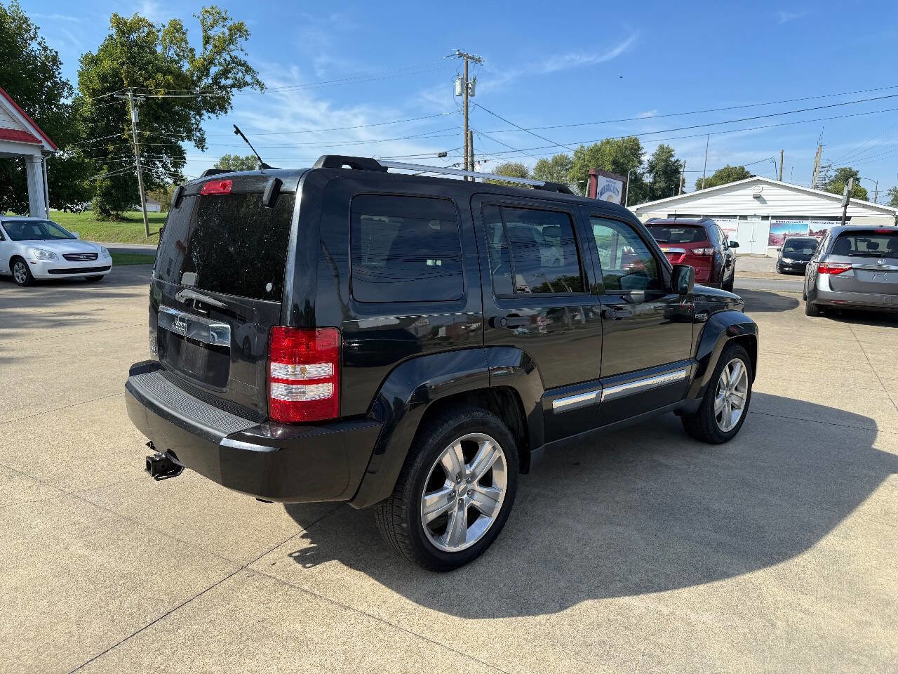 Used 2012 Jeep Liberty Limited Jet w/ Comfort/Convenience Group image 4