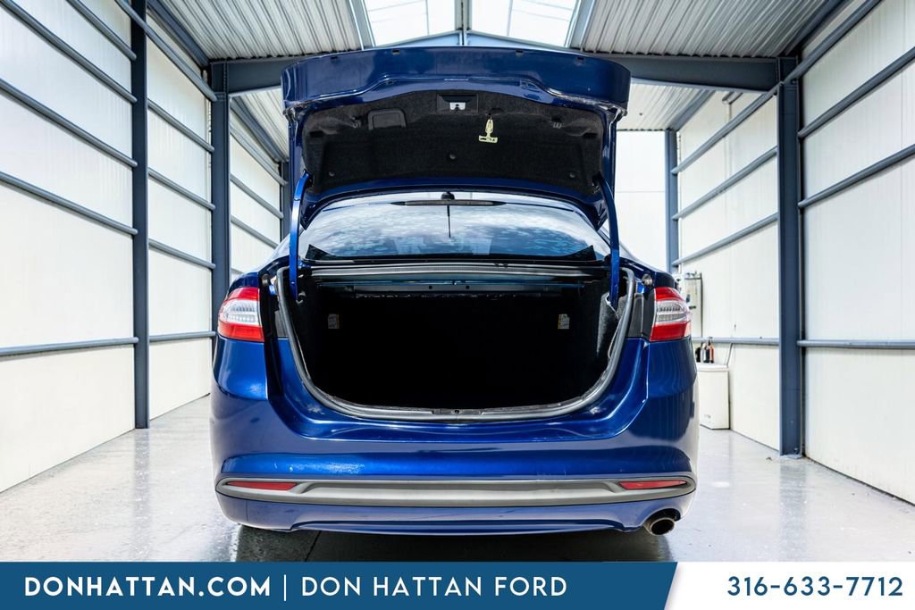 Used 2016 Ford Fusion SE image 29