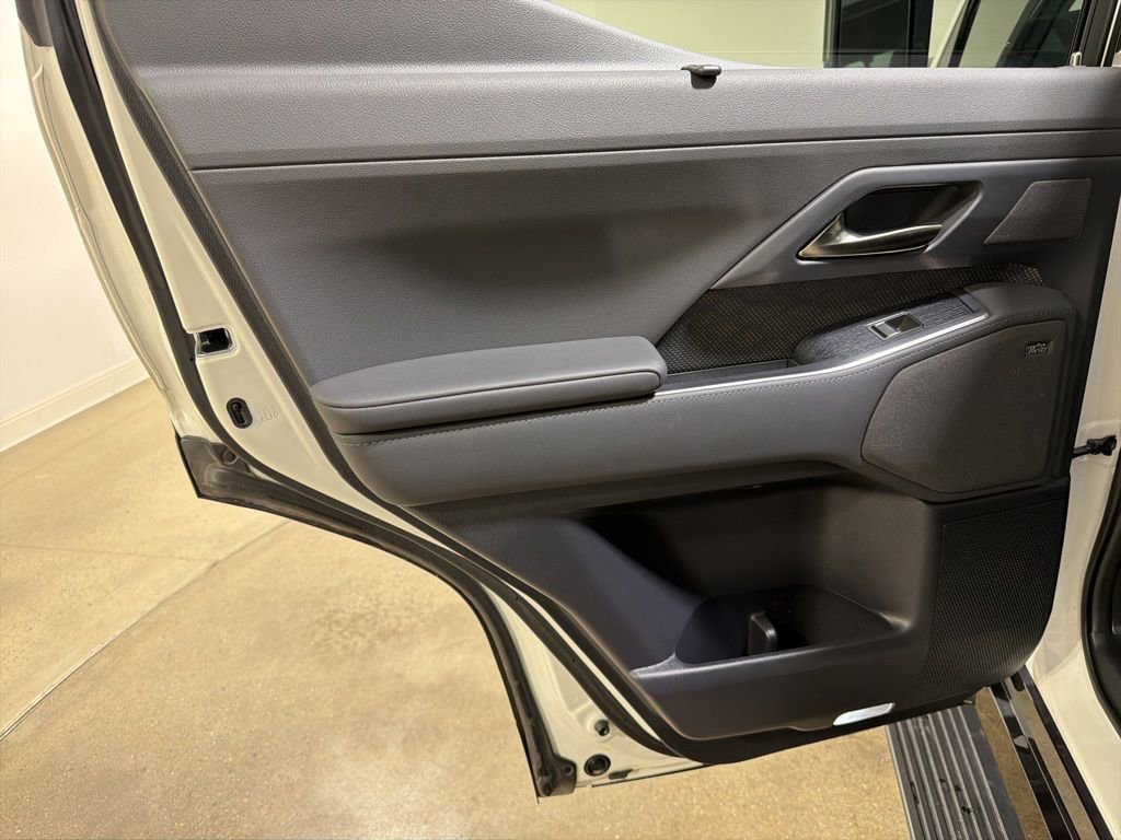 Used 2025 Lexus GX 550 w/ Accessory Package (2T) image 20