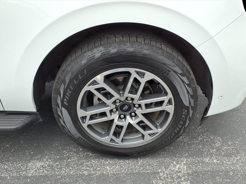 Used 2025 Ford Expedition Active image 8