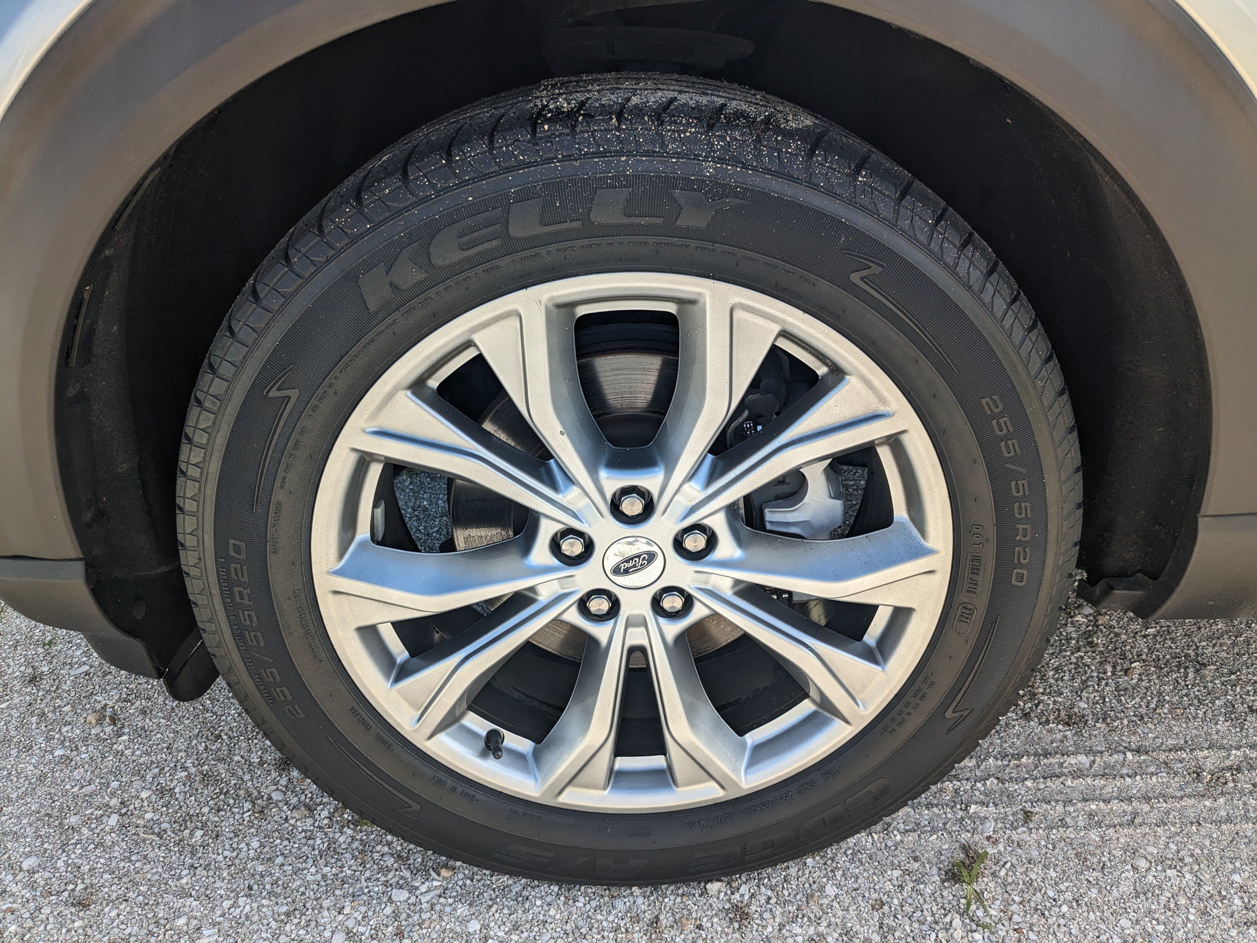 Used 2020 Ford Explorer XLT w/ Equipment Group 202A RWD image 9