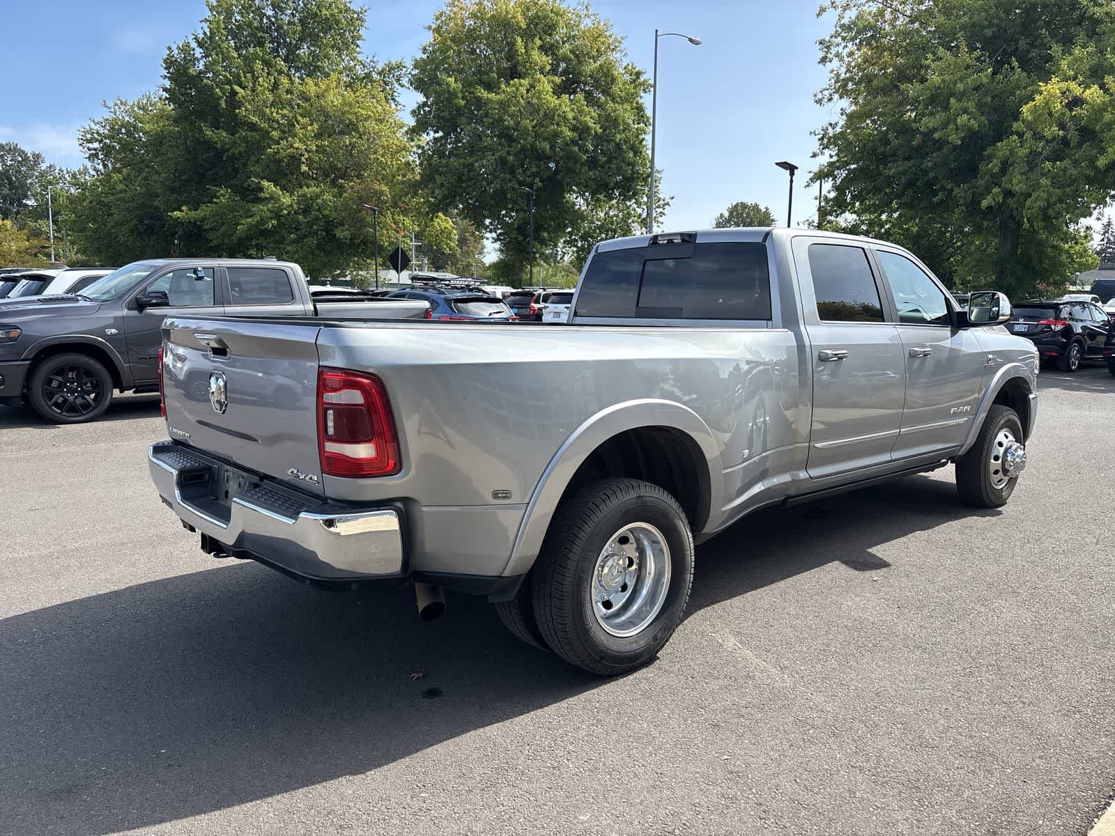 Used 2022 RAM 3500 Limited w/ Cold Weather Group AWD/4WD image 4