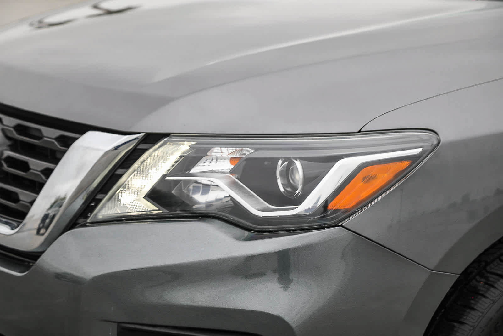 Used 2019 Nissan Pathfinder SV FWD image 8