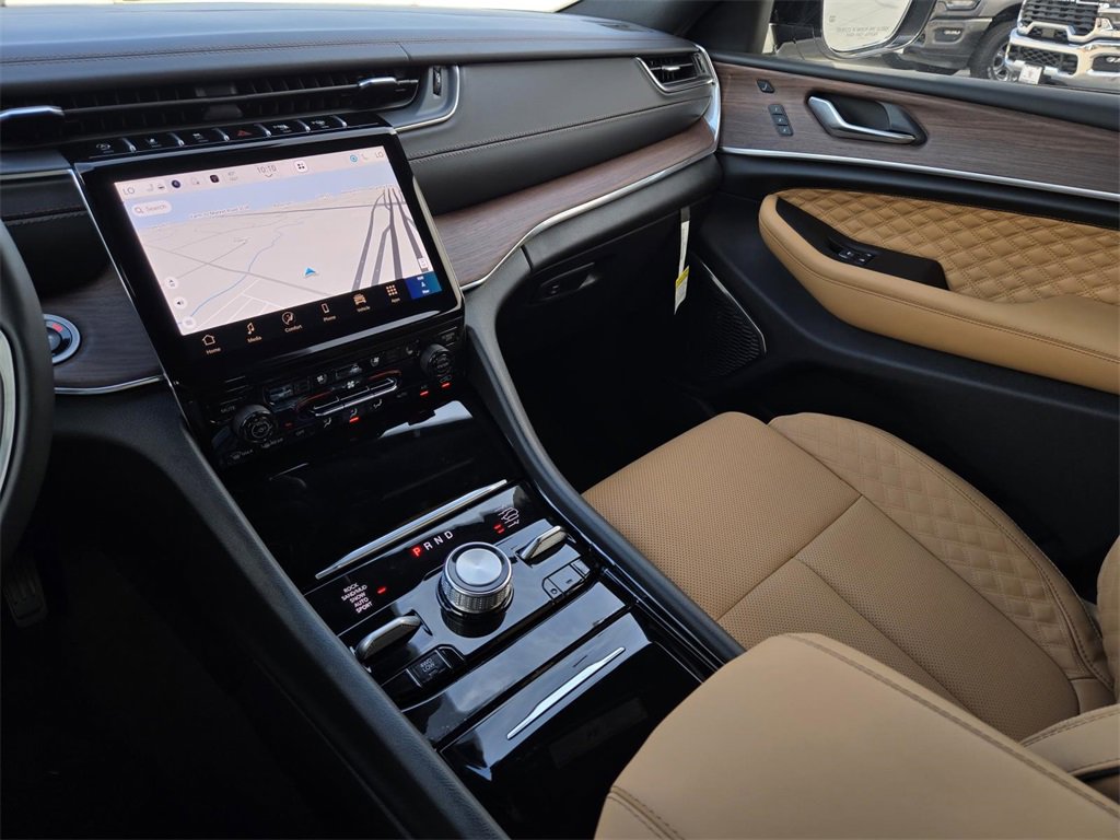 New 2025 Jeep Grand Cherokee Summit w/ Obsidian Package image 18