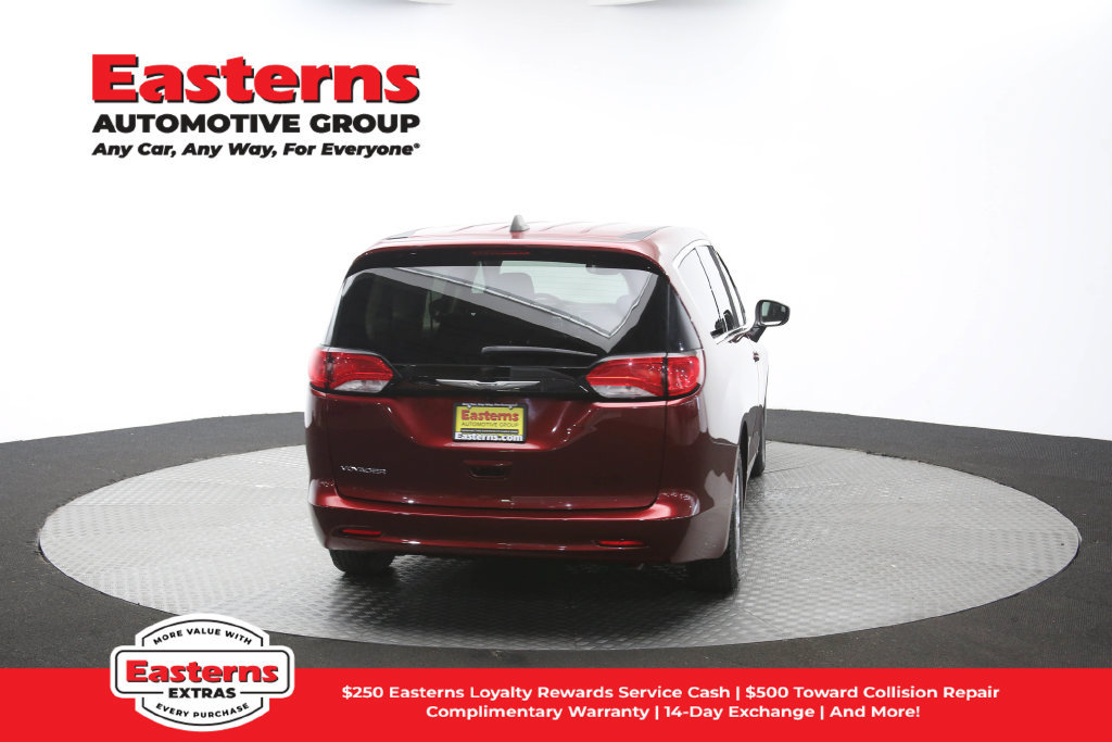 Used 2023 Chrysler Voyager LX FWD image 39