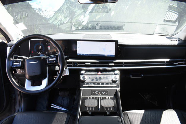 Used 2025 Hyundai Santa Fe XRT image 18