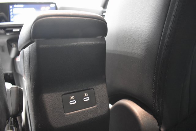 Certified 2025 Nissan Kicks SR image 28