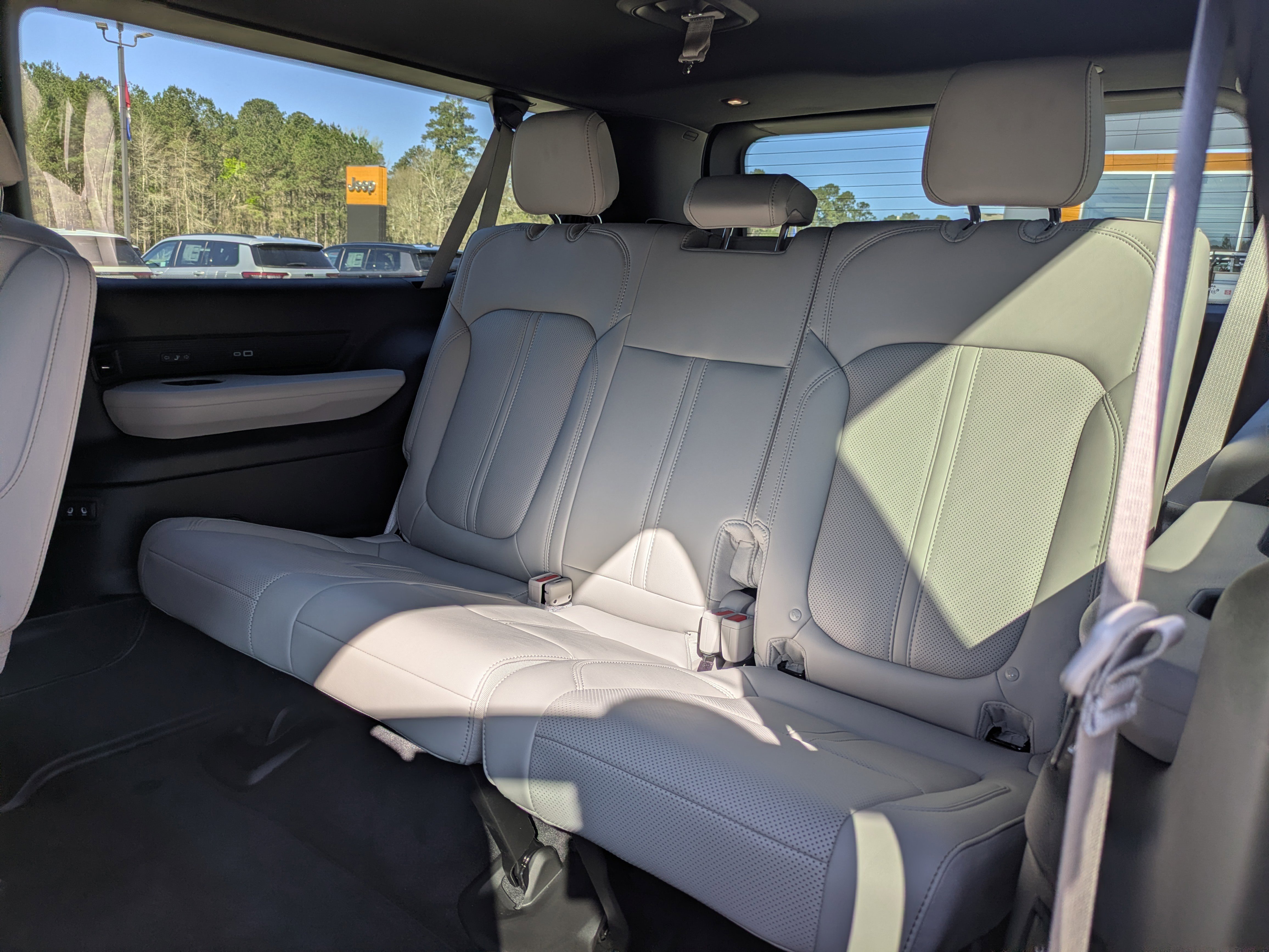 New 2026 Jeep Grand Wagoneer L Limited image 10