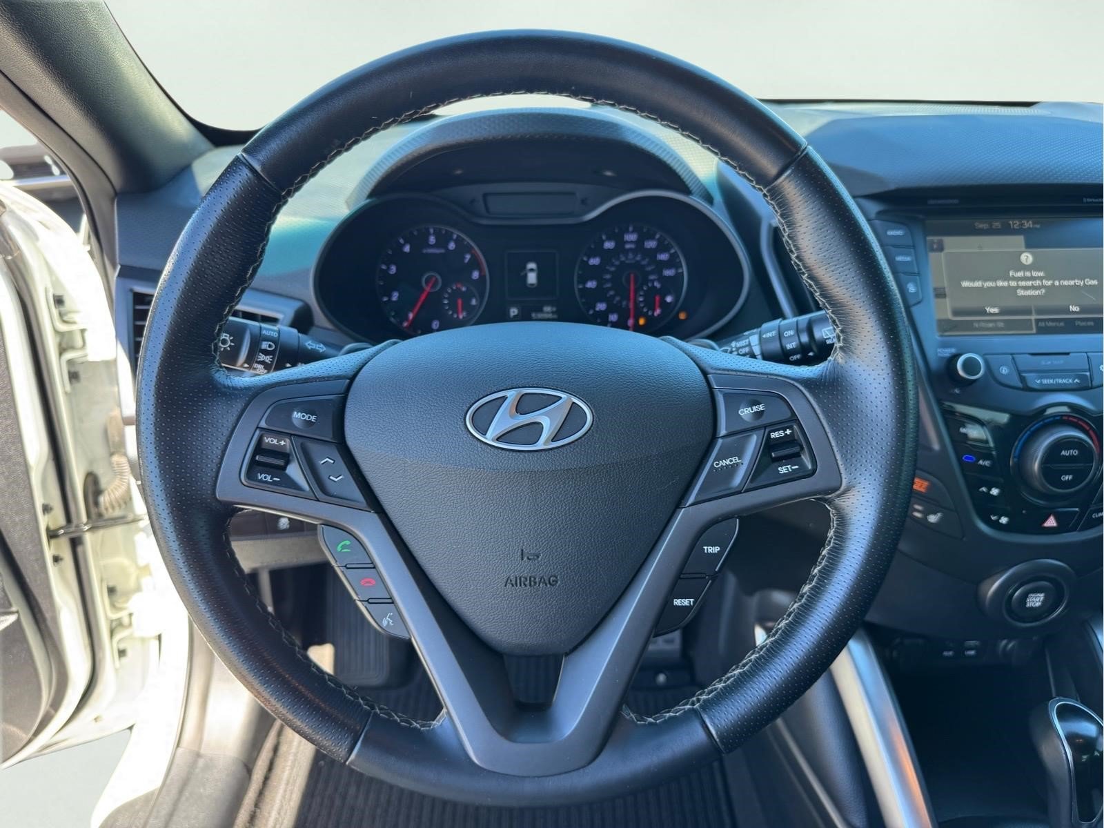 Used 2016 Hyundai Veloster Turbo w/ Option Group 04 FWD image 19