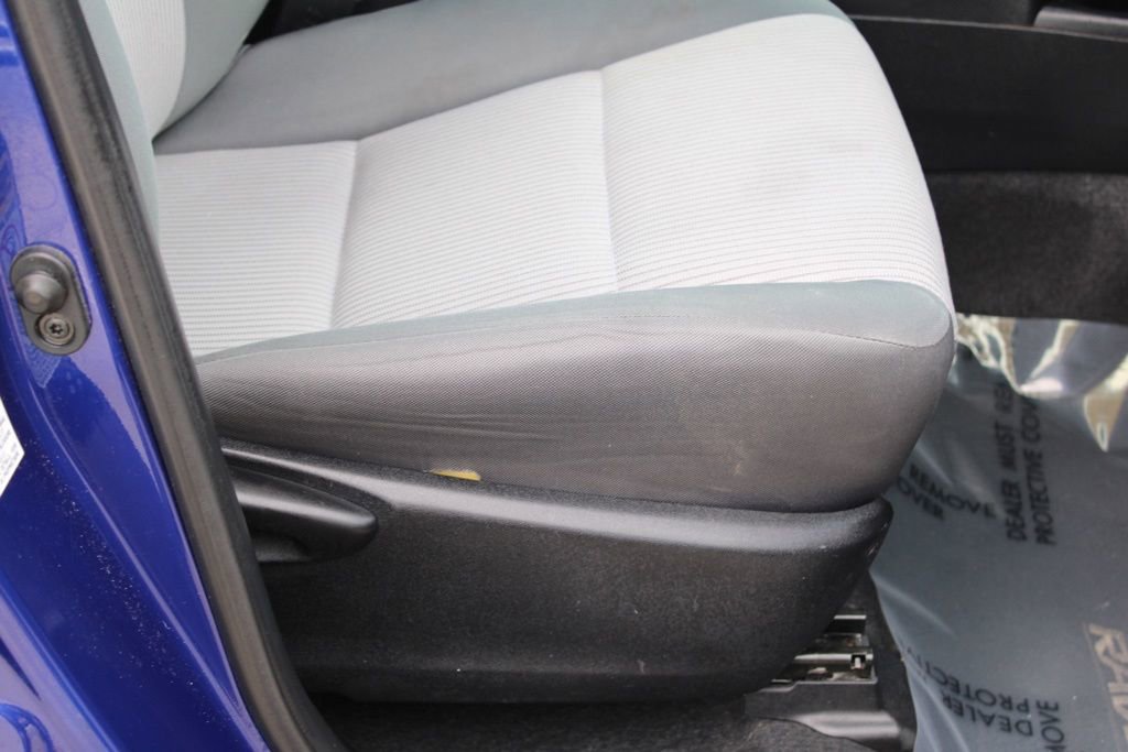 Used 2015 Toyota RAV4 LE image 16