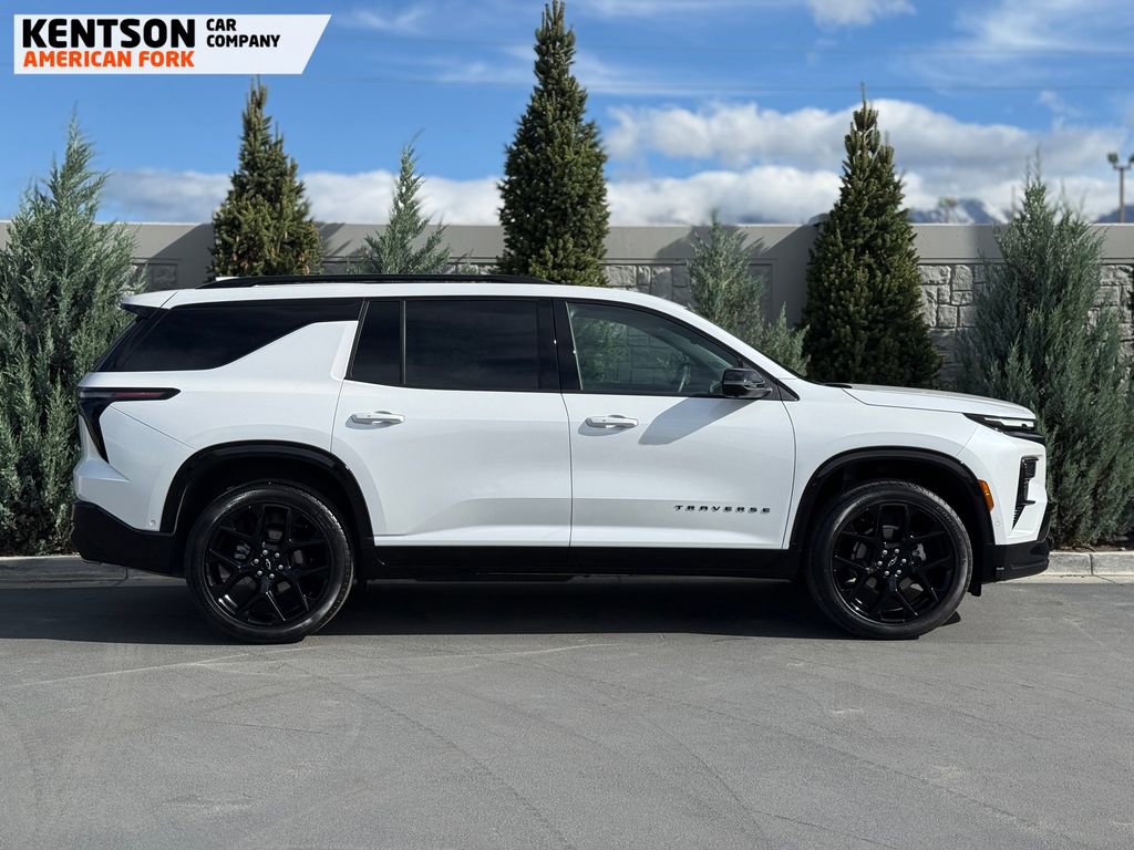 Used 2025 Chevrolet Traverse RS w/ LPO, Floor Liner Package image 11