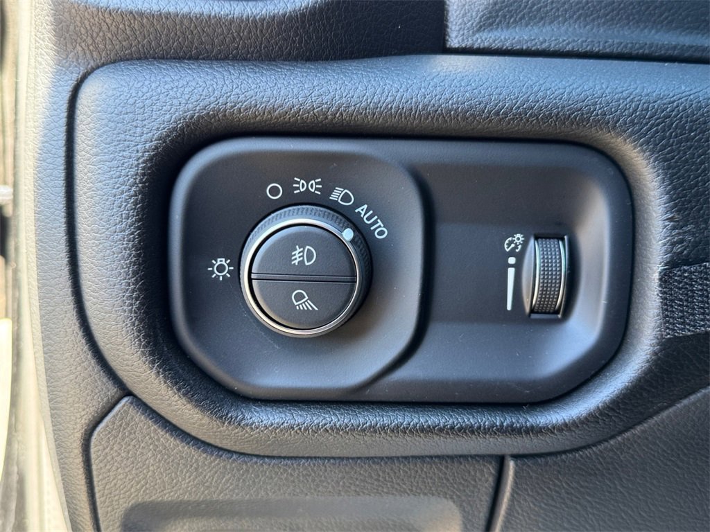 Used 2023 RAM 1500 Big Horn image 31