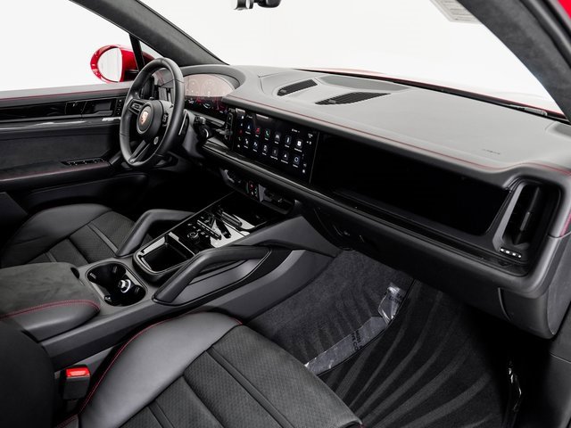 Used 2025 Porsche Cayenne GTS image 22