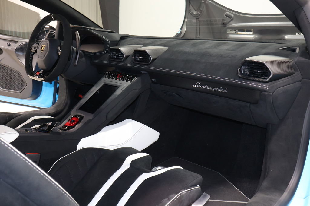Used 2021 Lamborghini Huracan STO image 35