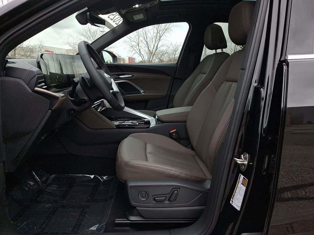 Used 2025 Audi Q5 2.0T Premium w/ Convenience Package image 14