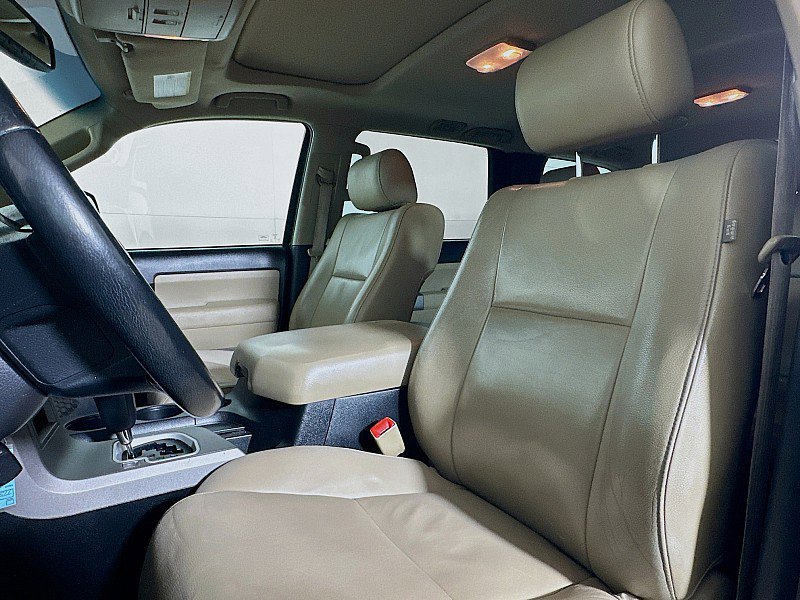 Used 2013 Toyota Sequoia SR5 w/ Premium Pkg image 11
