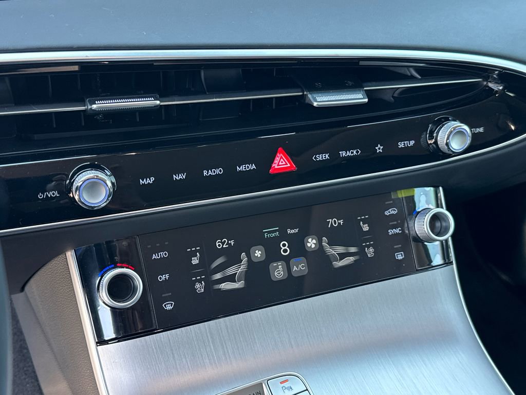 Used 2026 Genesis GV70 2.5T Advanced image 30