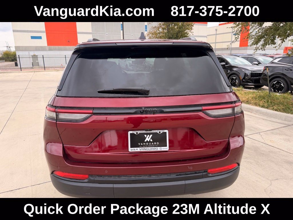 Used 2024 Jeep Grand Cherokee Altitude RWD image 3