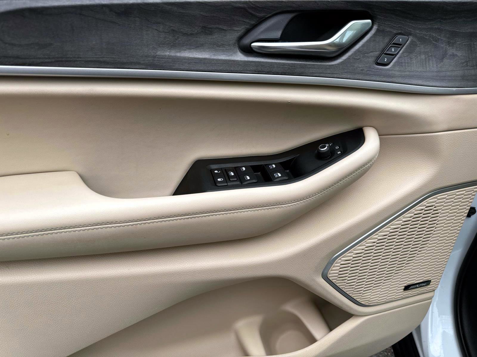 Used 2021 Jeep Grand Cherokee L Limited w/ MOPAR Finishing Package image 17