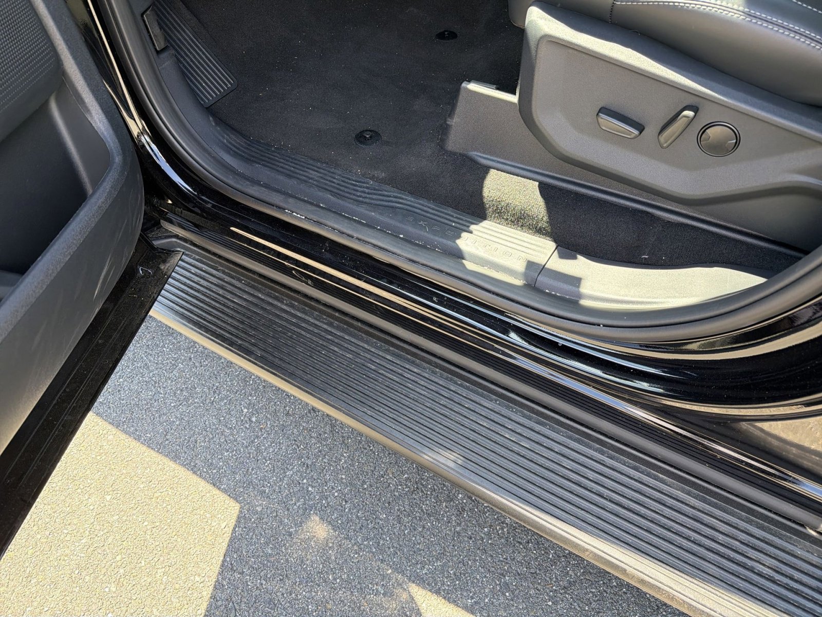 New 2026 Ford Expedition Platinum w/ Stealth Appearance Package image 15