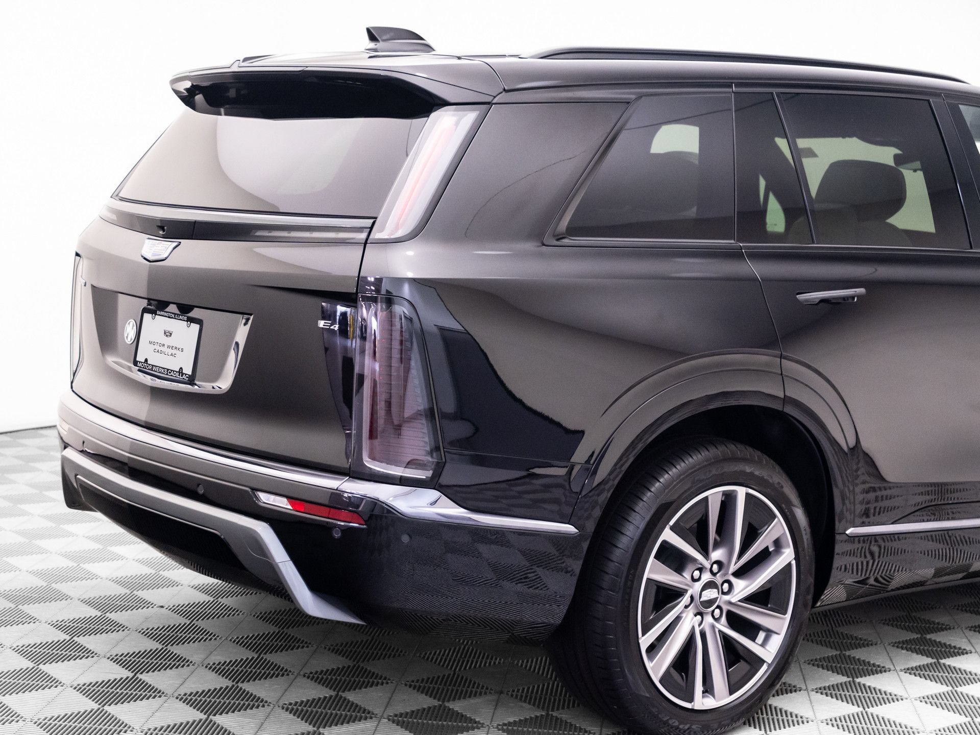 New 2027 Cadillac Vistiq Luxury w/ LPO, Floor Liner Package AWD/4WD image 34