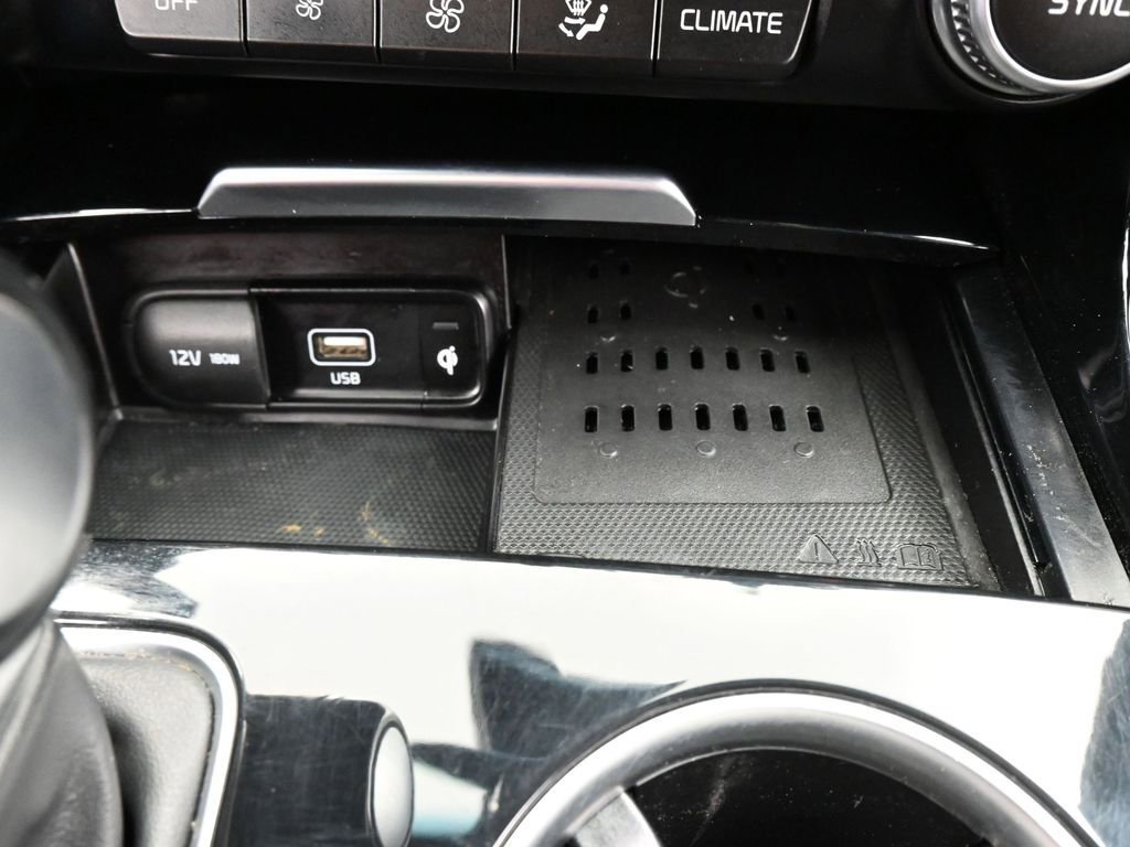 Used 2022 Kia Stinger GT-Line image 27