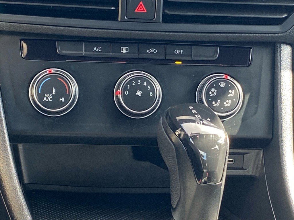 Certified 2022 Volkswagen Jetta Sport image 10