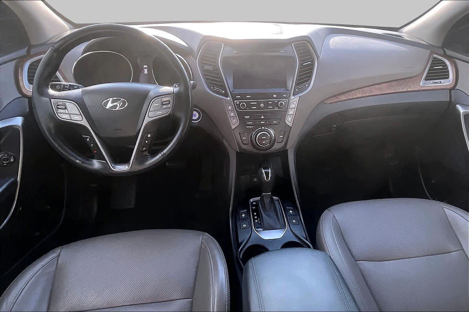 Used 2017 Hyundai Santa Fe Limited FWD image 13