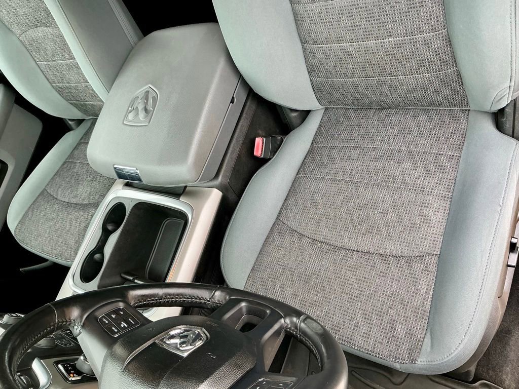 Used 2018 RAM 1500 SLT AWD/4WD image 38